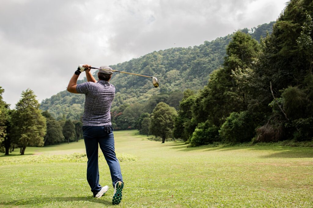 Golfing and Back Pain – The Serious Connection